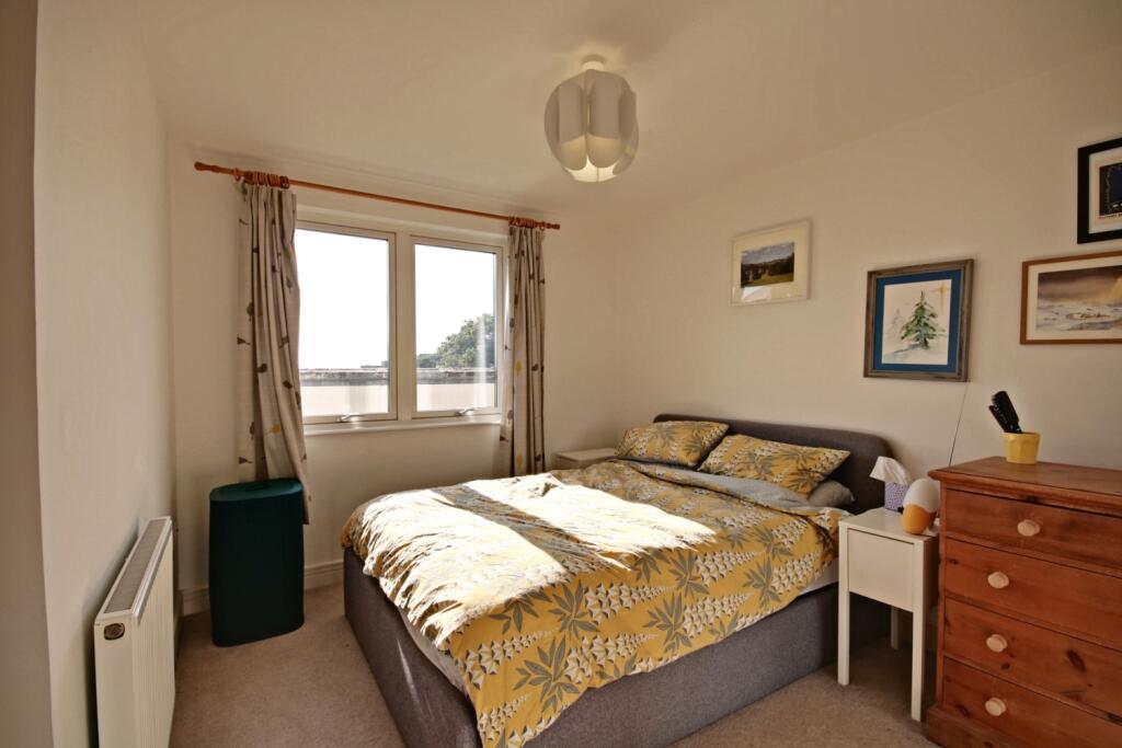 83 Apsley House - Bedroom