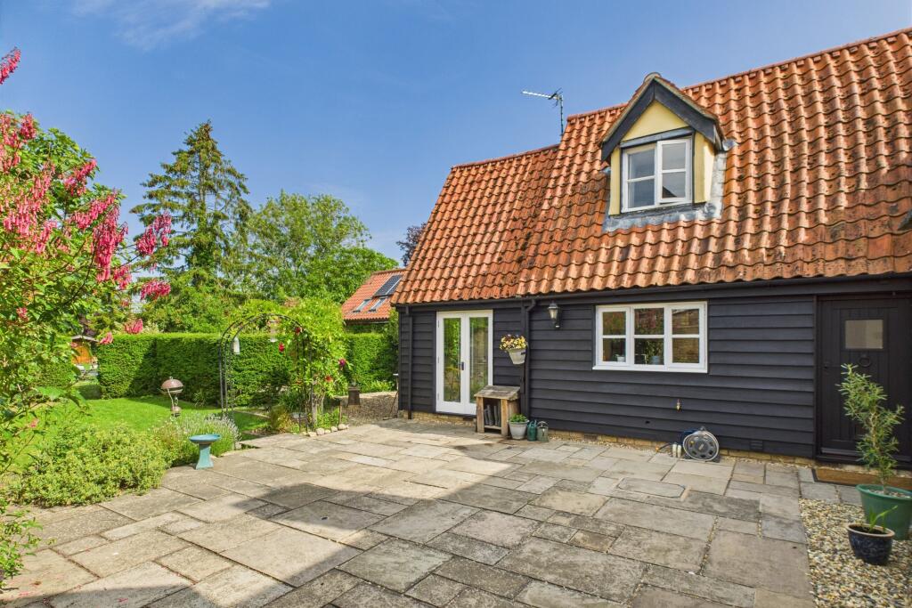 CAM02519G0-PR0298-STILL001