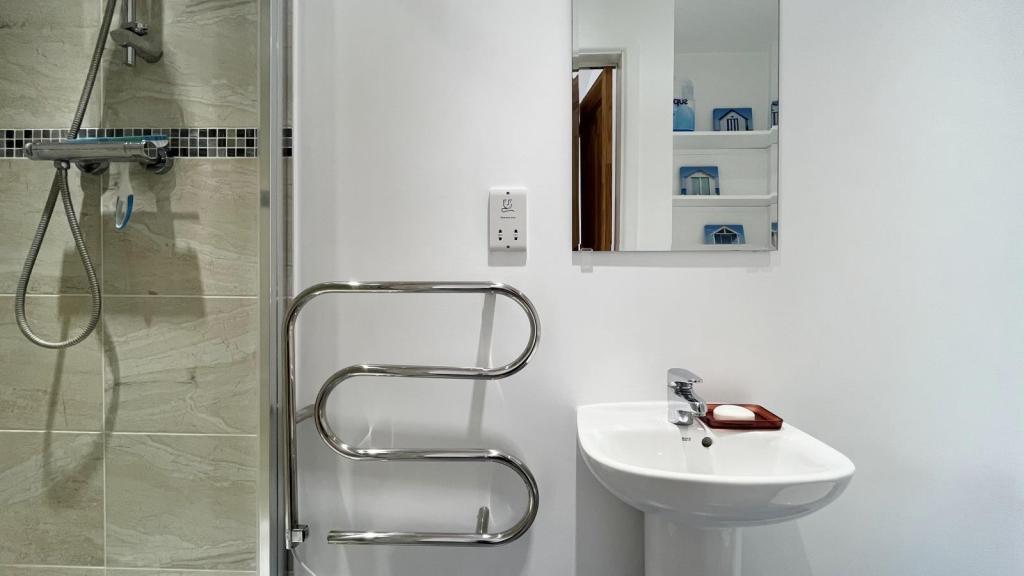 Bedroom 2 En-Suite