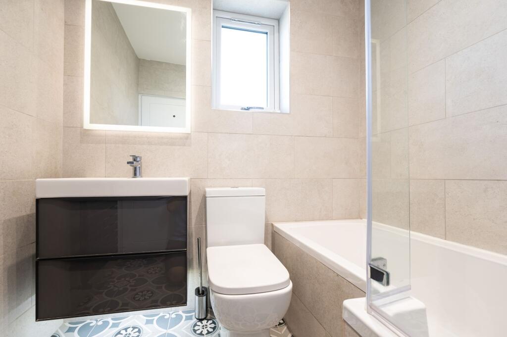 BEDROOMS AND FAMILY BATHROOM