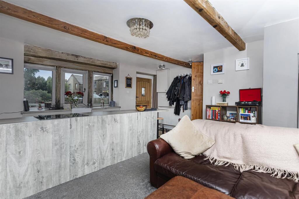 Kitchen/Living Area