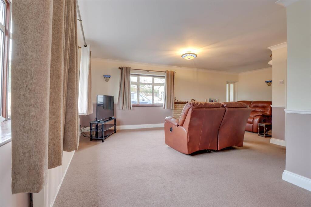 CARP DENE INSIDE-3.jpg