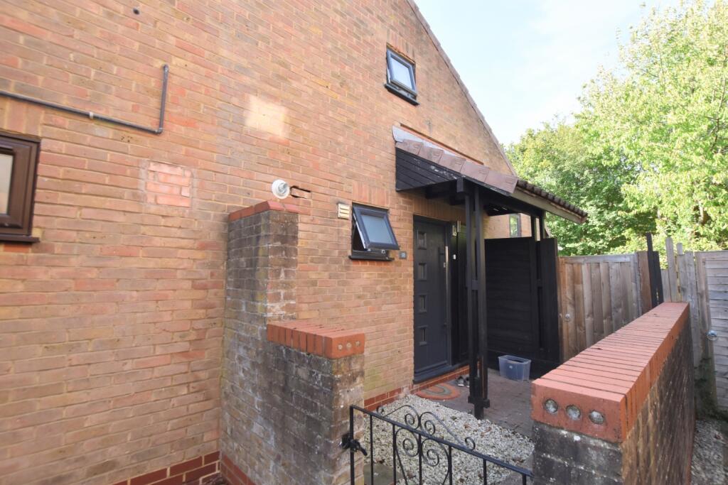 18 Cadman Square front