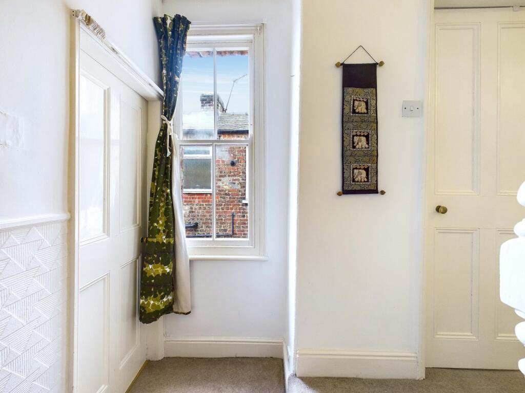 CAM03162G0-PR0187-STILL010