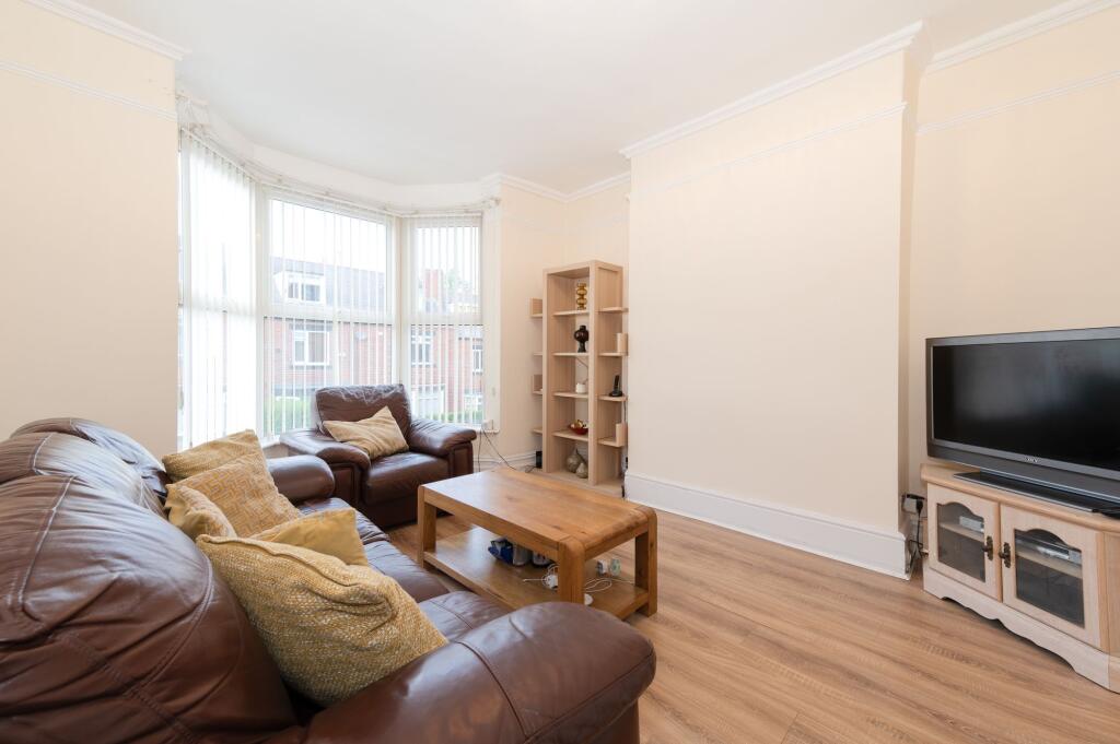 KITCHEN DINER AND LOUNGE