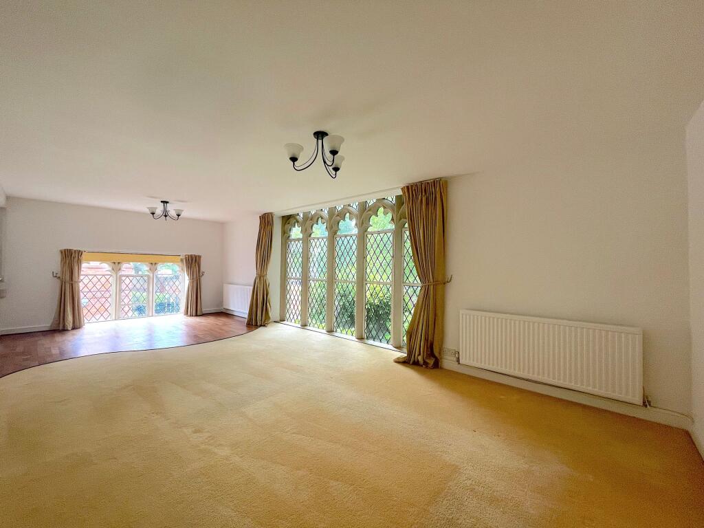 Living Room/Dining Room (1)