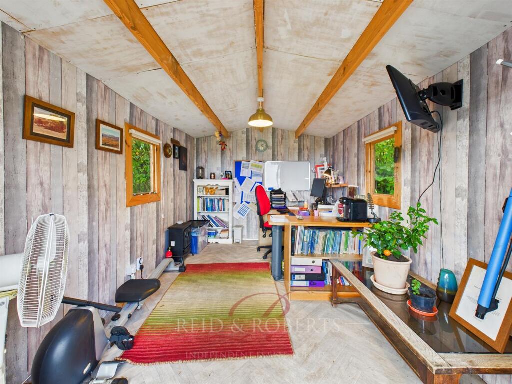STILL037-SUMMERHOUSE.jpg