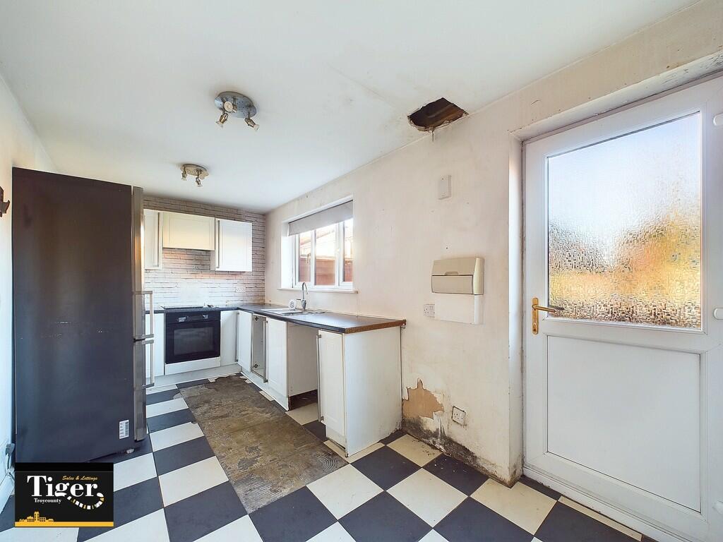 CAM02176G0-PR0409...