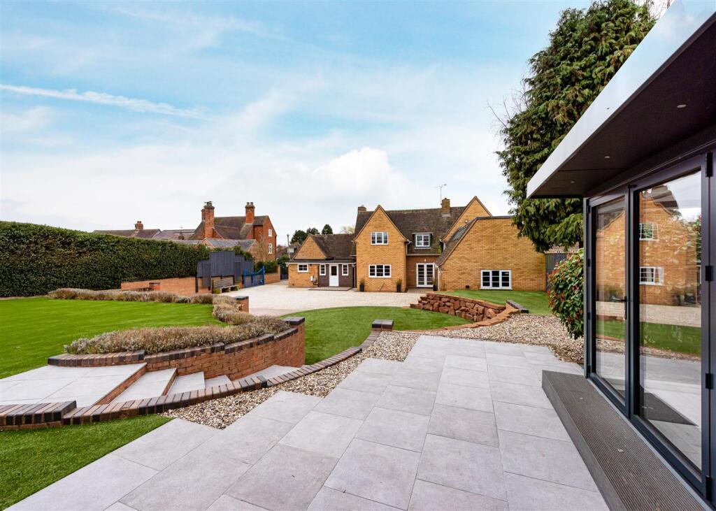 The Peel House-garden3.jpg