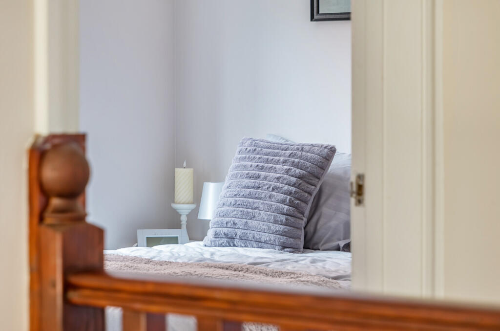 1392923-21-6942cf...