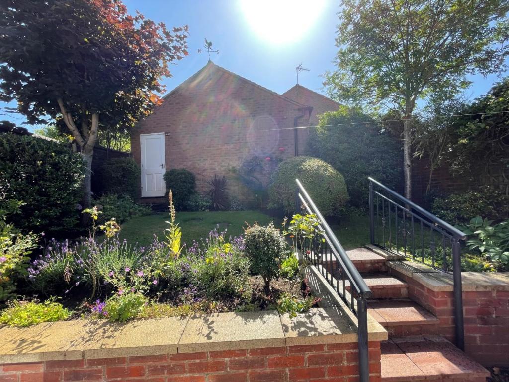 Garden 2.jpg