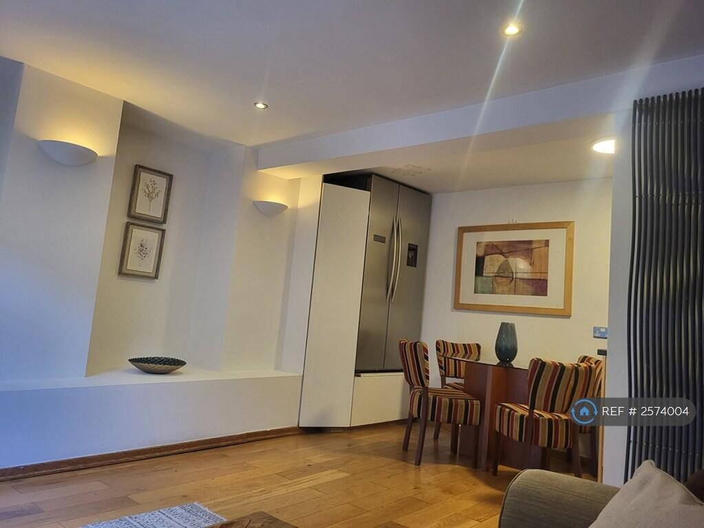Lounge 1
