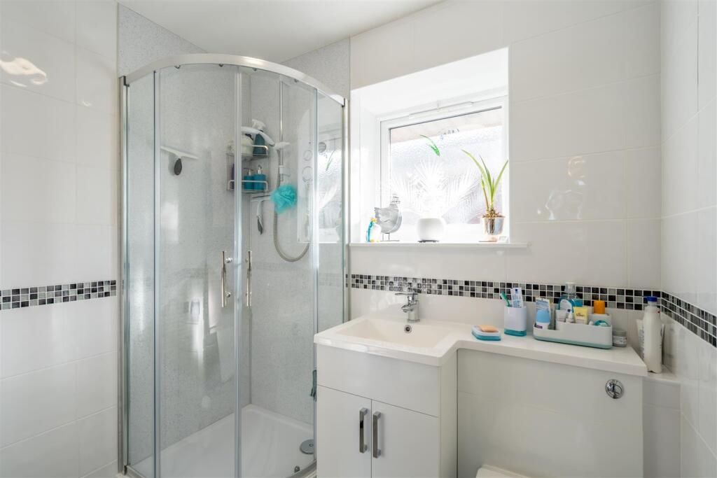 Shower Room.jpg
