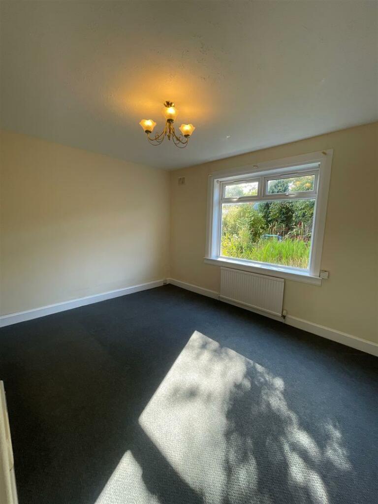 19 Howden Bedroom2.jpg