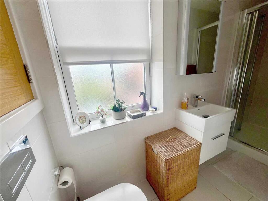 EN SUITE SHOWER