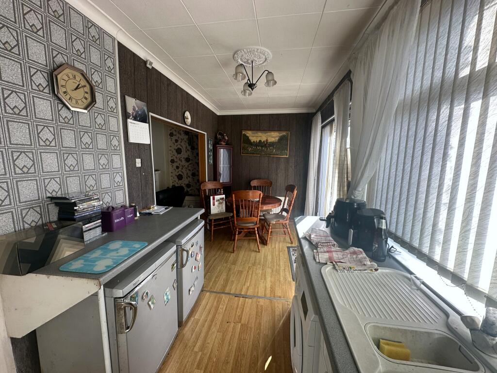 1303C3D6-94A1-48D6-8703-82AC0F19563C