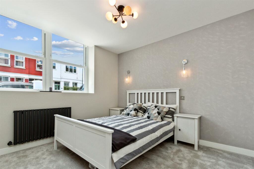 Flat 1 20 Coverton Road Bedroom 3.jpg