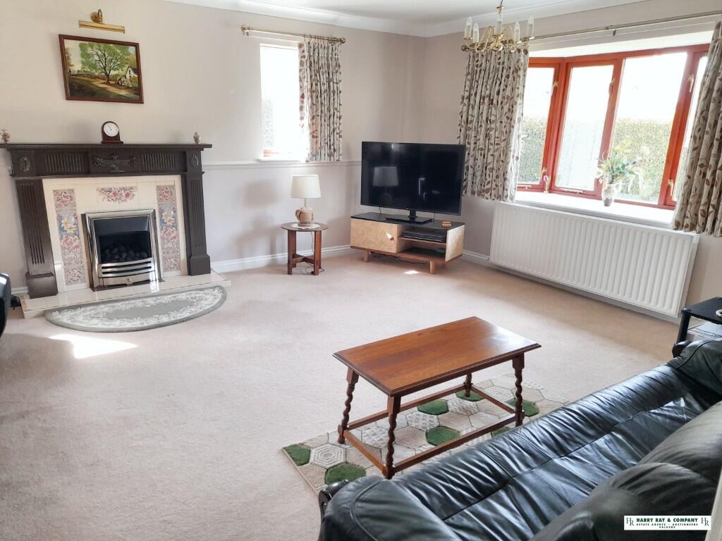 Sitting/Dining Room