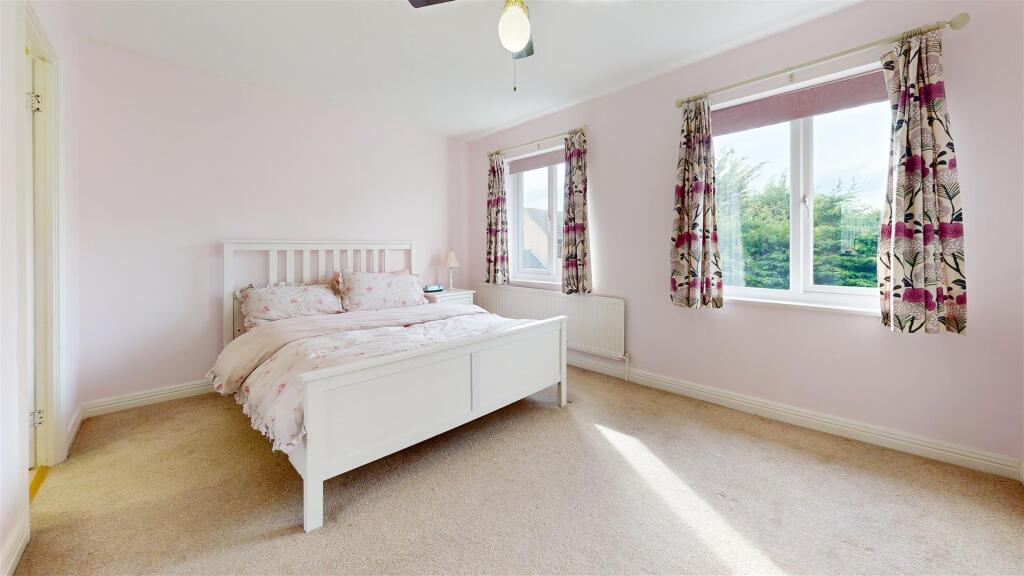 Bedroom (1).jpg