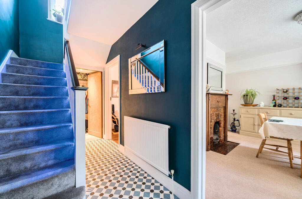 1340136-6-6899e32...