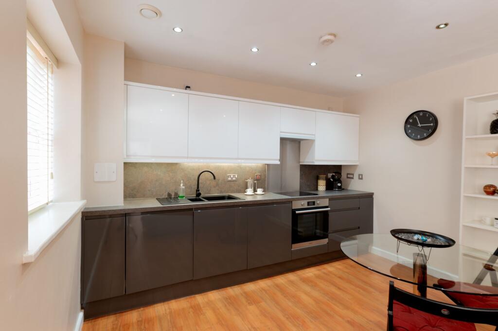 OPEN PLAN KITCHEN AND LIVING ROOM