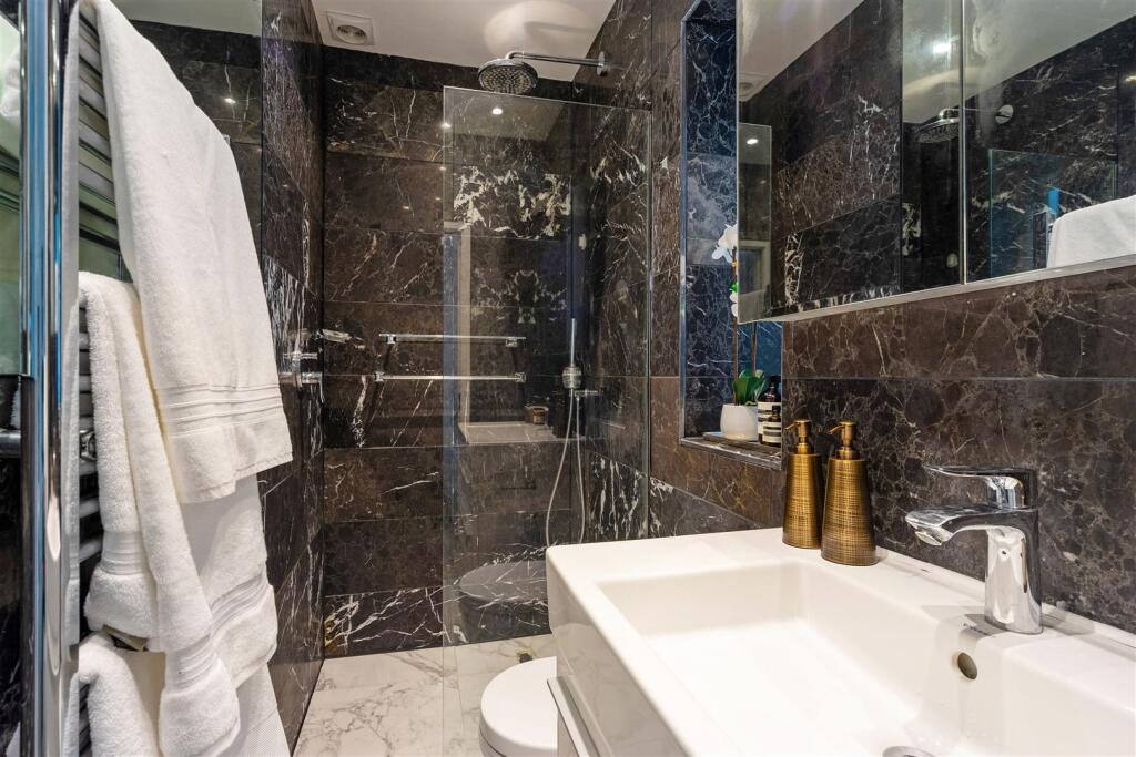 79101_Flat-2-53-Queens-Gardens-London (25).jpg