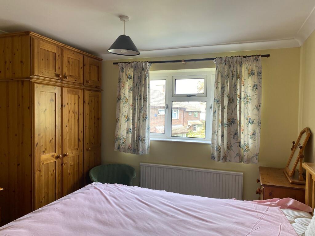 Bedroom 1 (2)