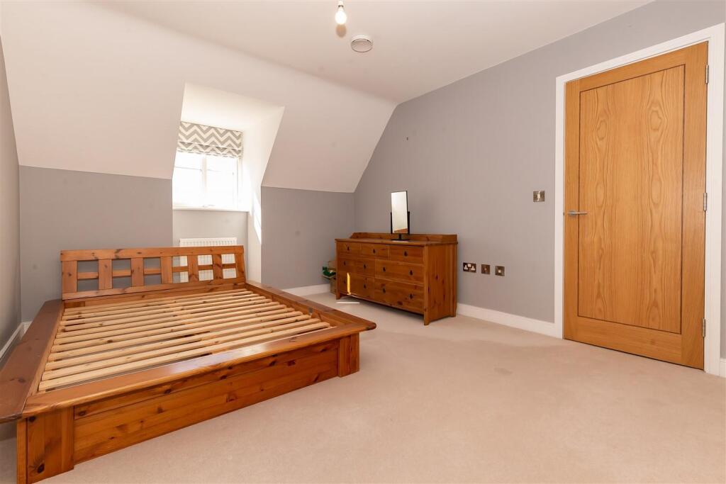 39 Buckingham Road (24).jpg