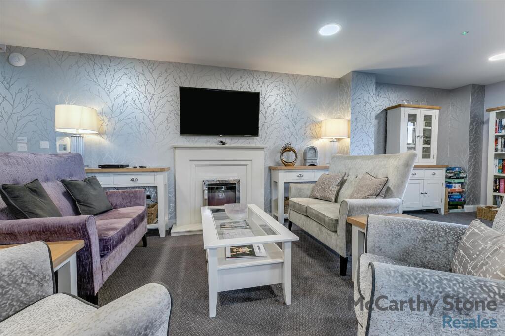 8637742-interior02.jpg