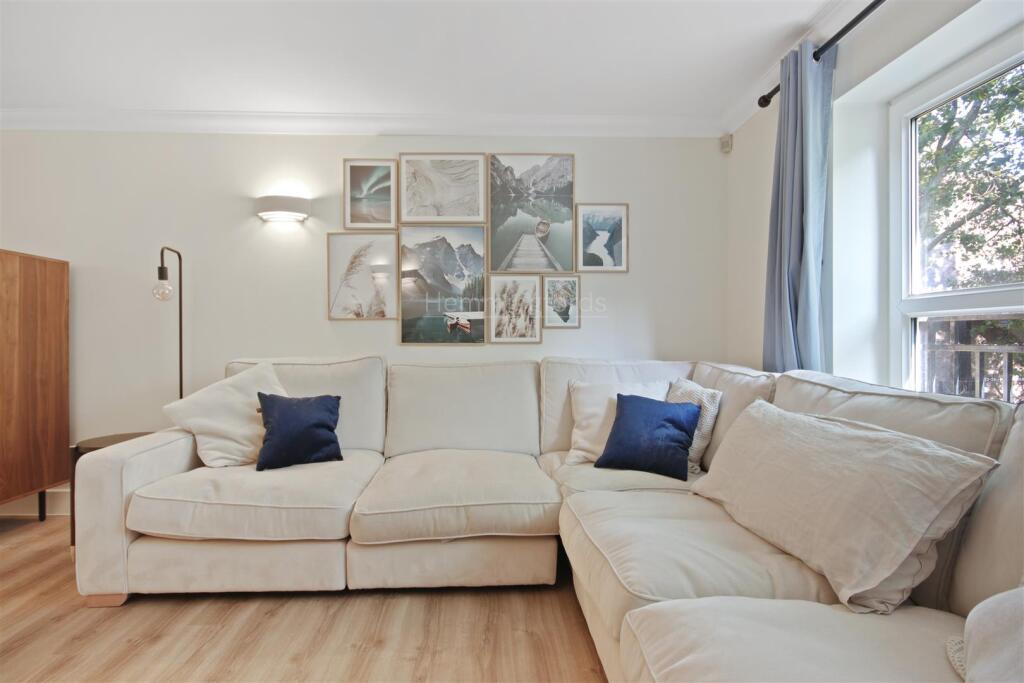 04-449877426 - AM - Victoria Court, 30 Melville Pl