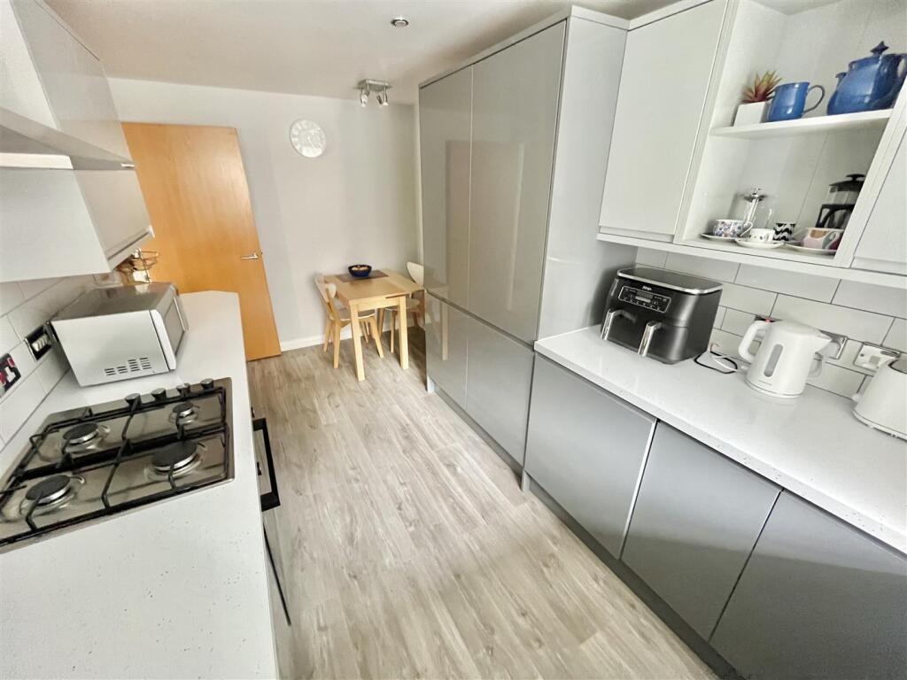 Breakfast Kitchen Aspect 3