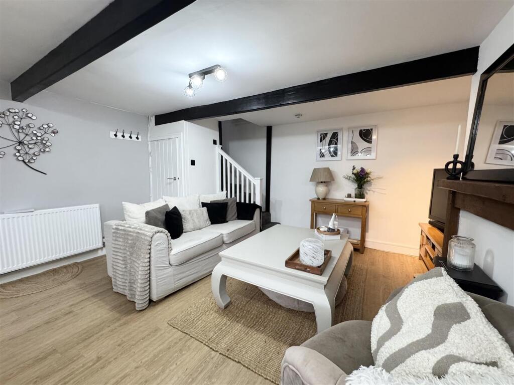 LIVING KITCHEN
