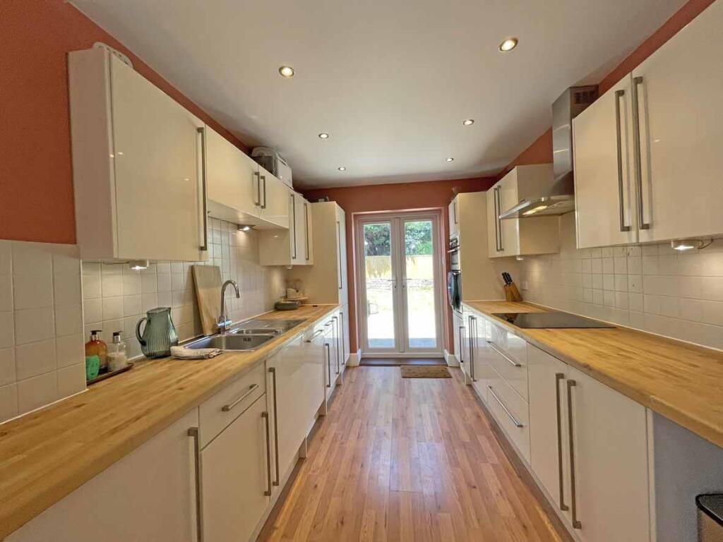 Eggbuckland Road 115 Kitchen 2.jpg