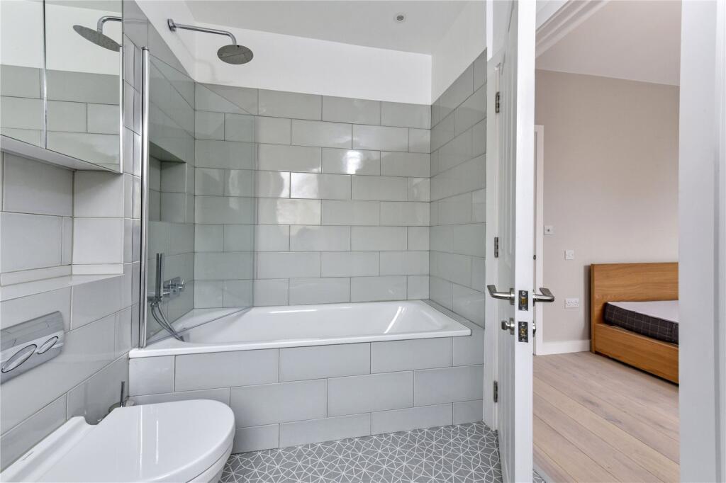En-Suite Bathroom