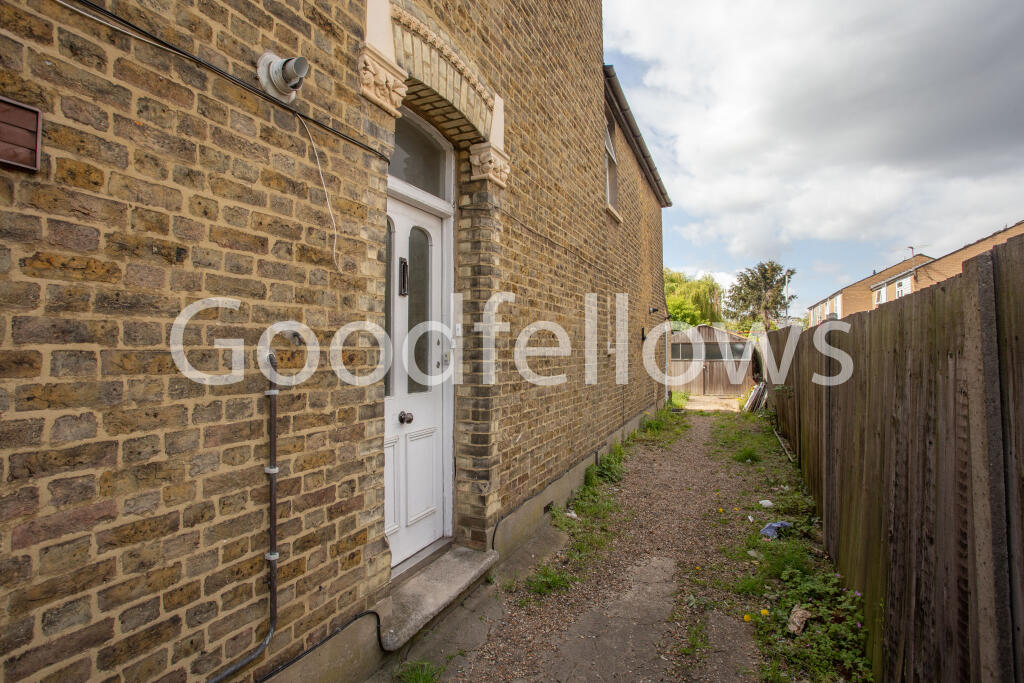 104a Morden Rd-2.jpg