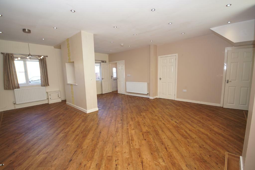 Open Plan Lounge &amp; Diner