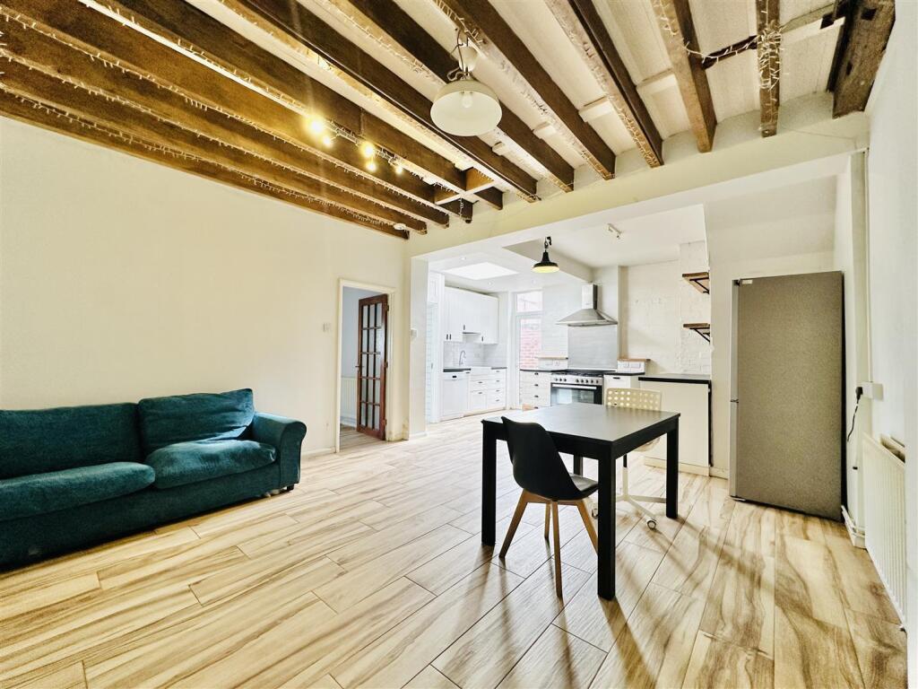 OPEN PLAN LOUNGE/DINING &amp; KITCHEN