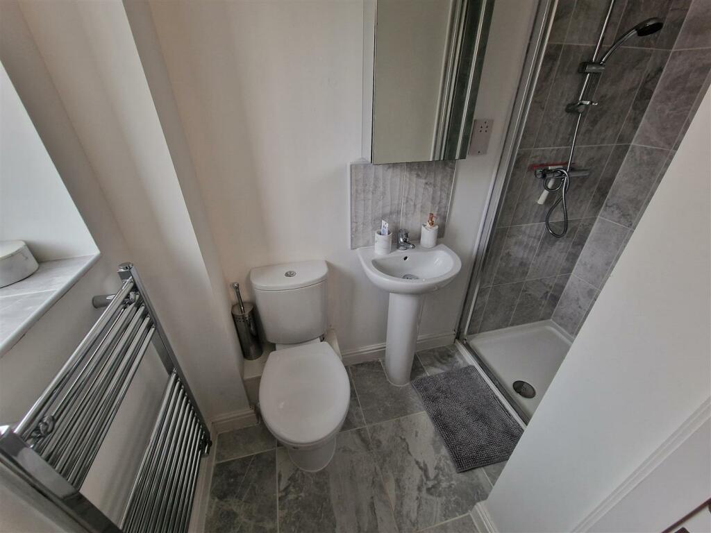 ENSUITE SHOWER ROOM