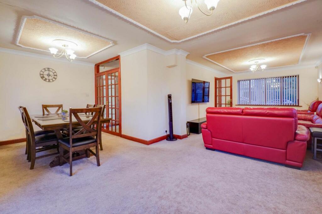 Open Plan L Shaped Lounge Dining Room