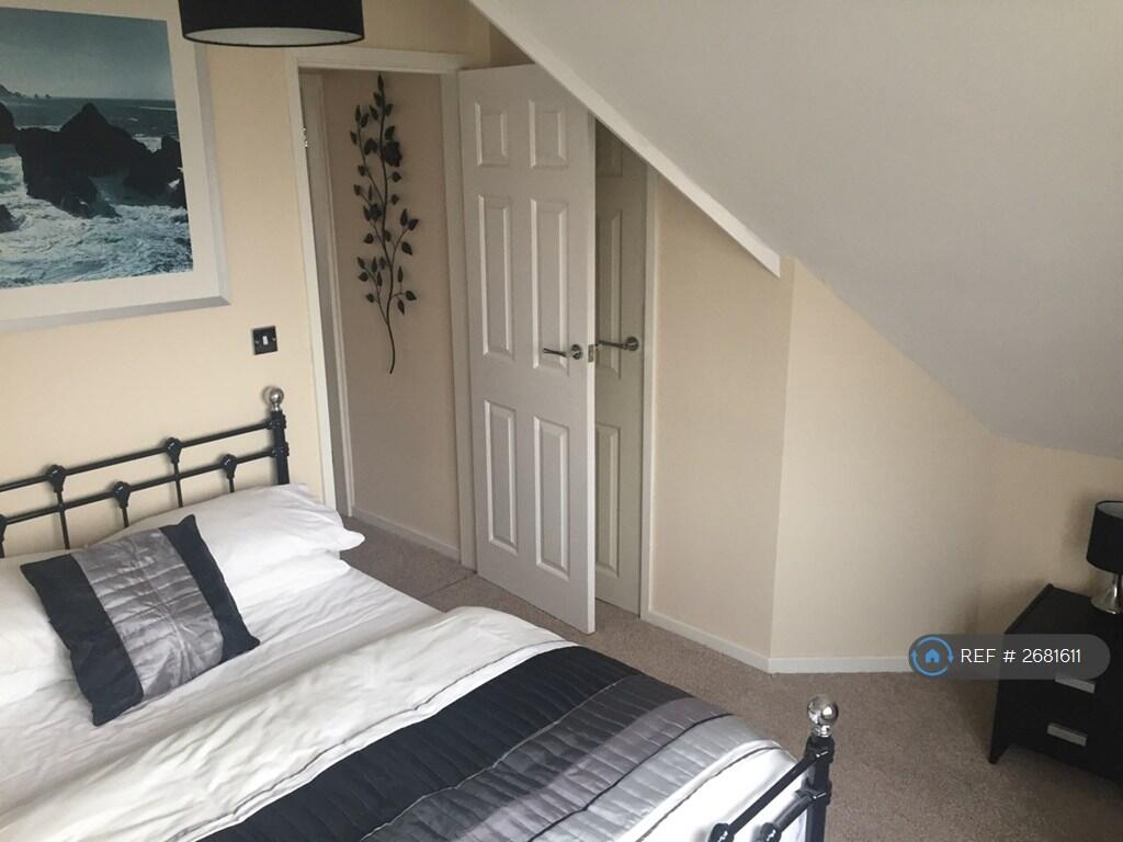 Bedroom 2 Photo a