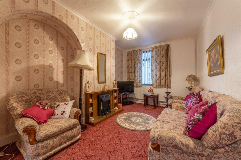 3 Lower Waun Street-6.jpg