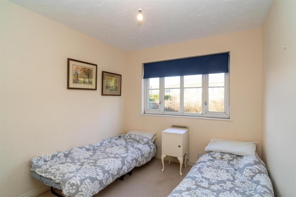 007-46 Kensington Way.jpg