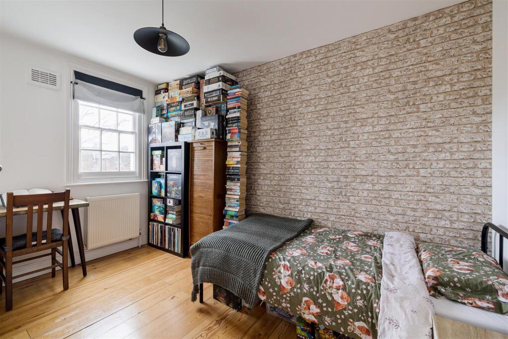 Queensbridge Road E8