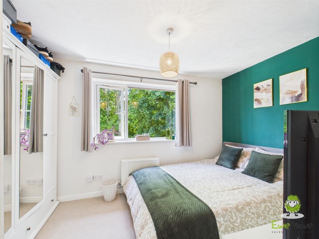 EweMove Estate Agents Basingstoke - Lime Gardens 