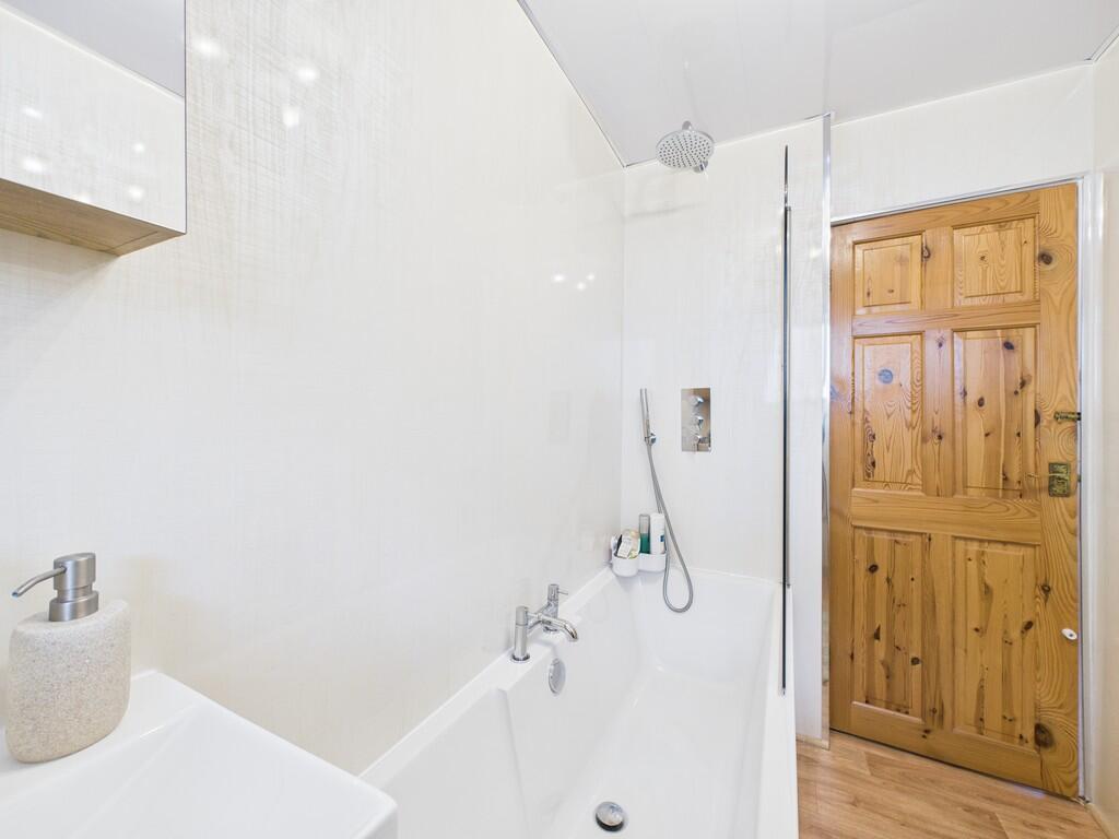 CAM05526G0-PR0054...