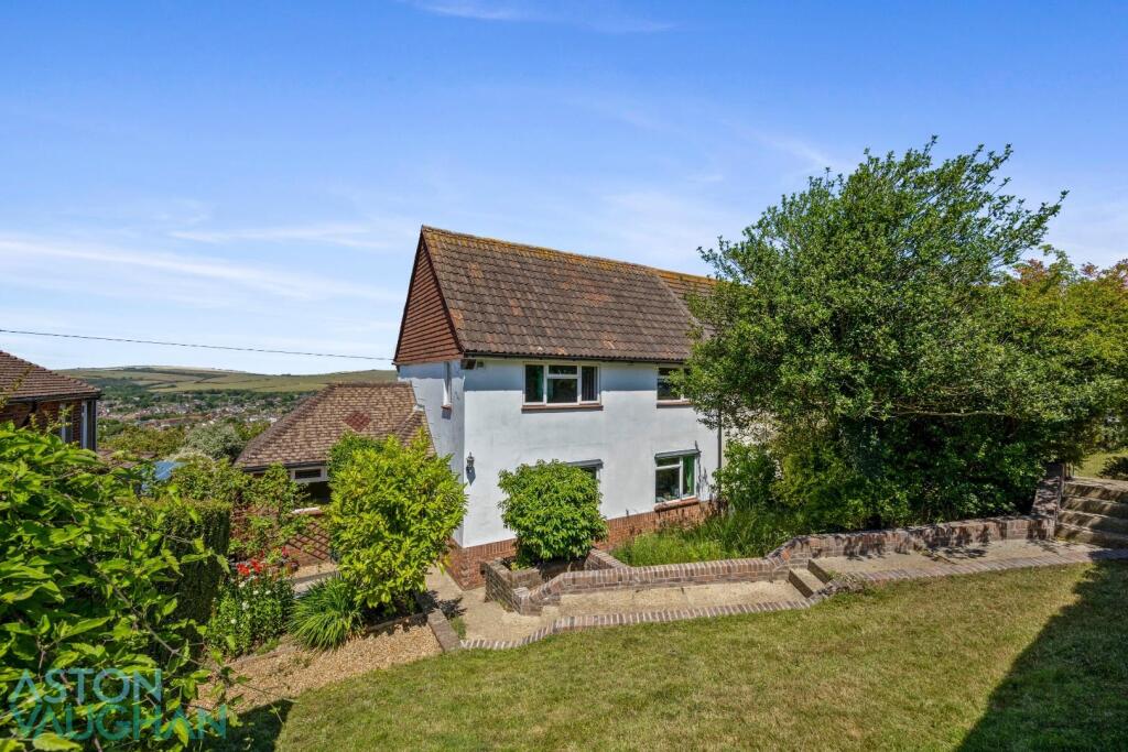 Lyminster Avenue -015.JPG