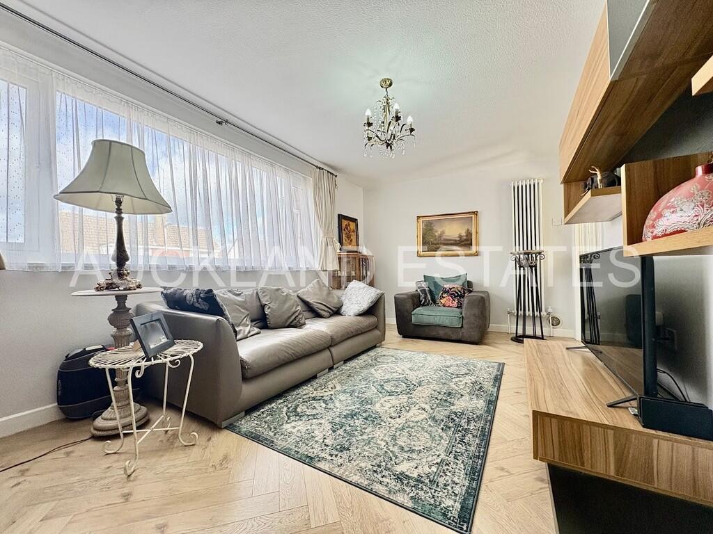 IMG_7155-17576849...