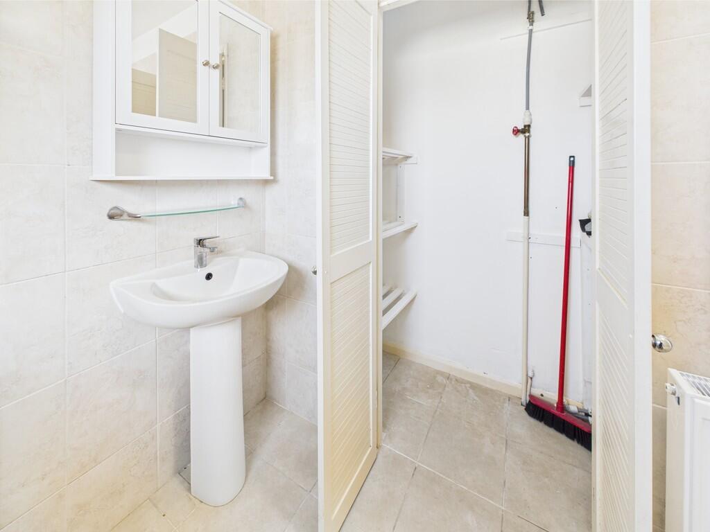 CAM03974G0-PR0138...