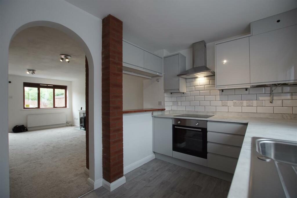 kitchen / lounge