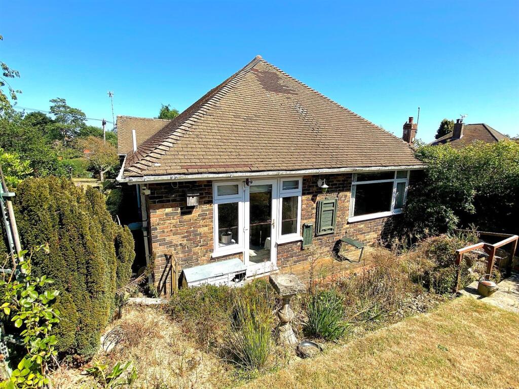 35 The Highlands - Rear.jpg